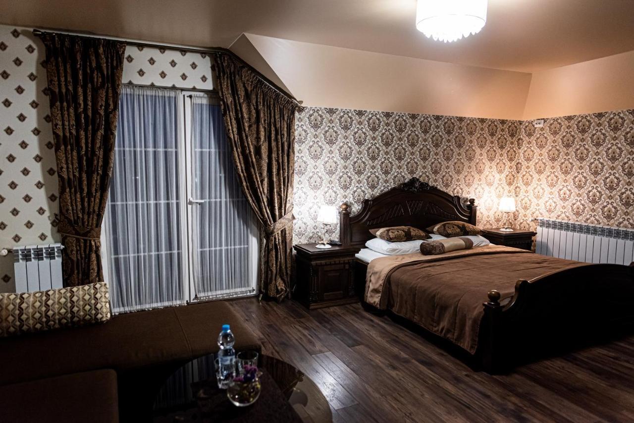 Hotel едем *