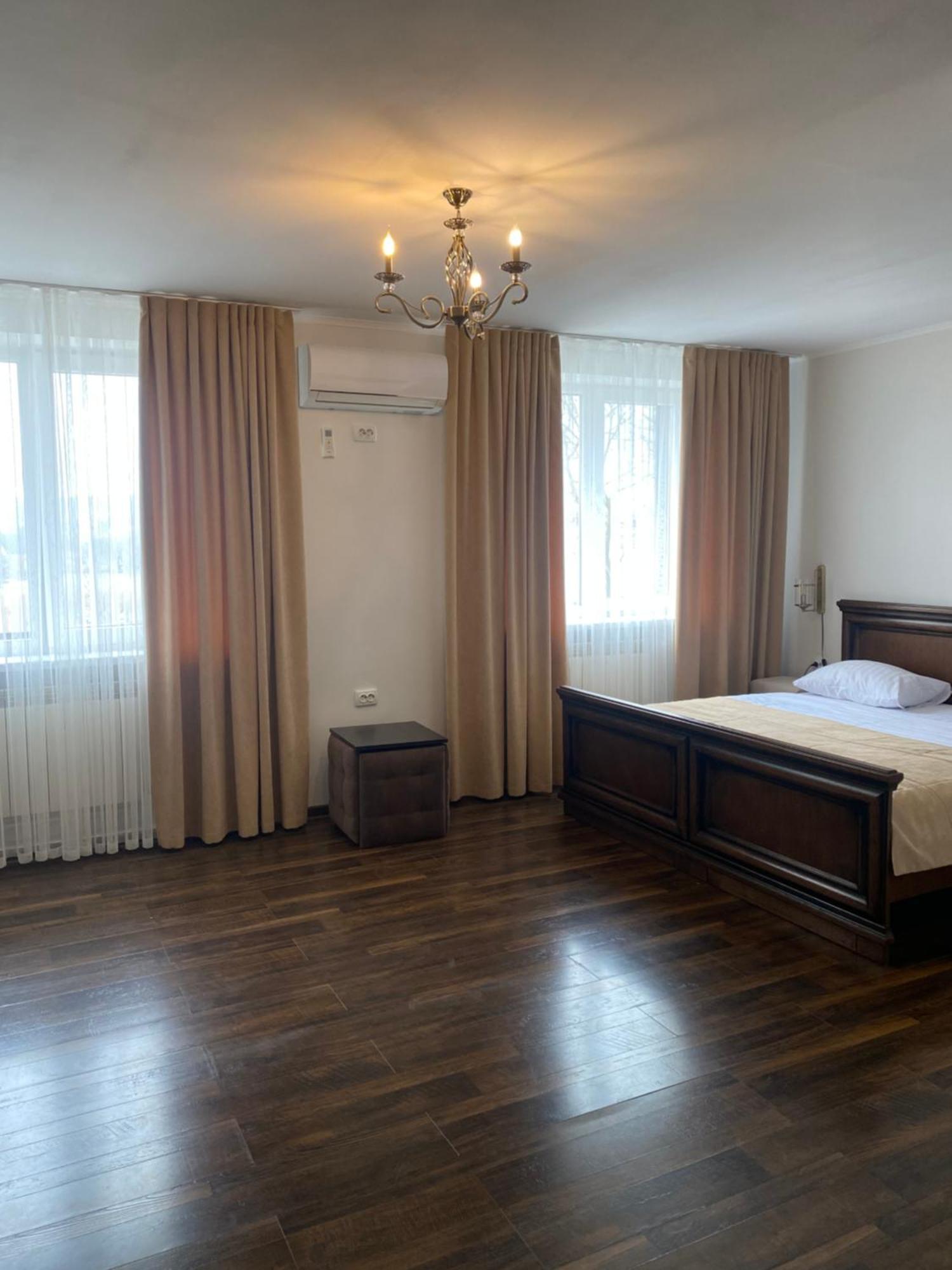 Hotel едем *